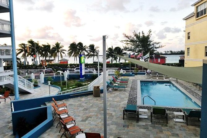 Roundtrip (LPIA) to Magaritaville, Marriott, Holiday Inn, Hilton - What Makes This Transfer Stand Out