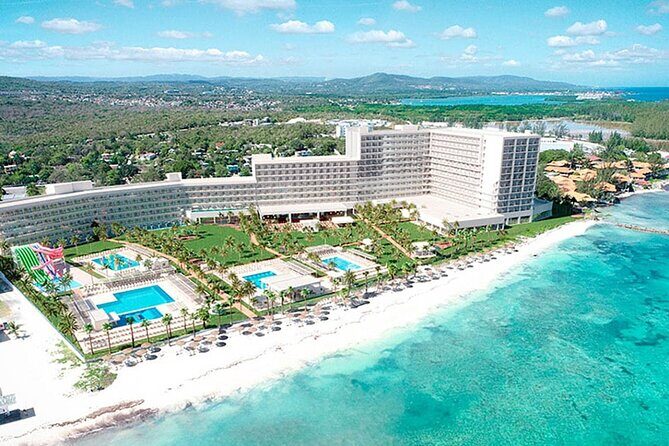 Roundtrip Transfer From Sangster Airport to Riu Palace Aquarelle - Key Points