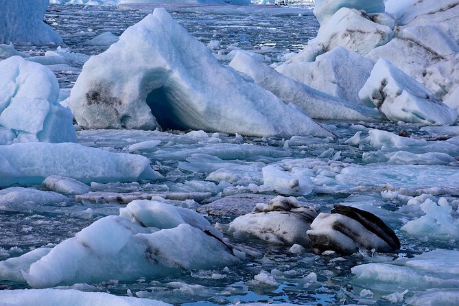 Roundtrip Transfer Jokulsarlon Glacier Lagoon and Hofn Airport - Pickup Information