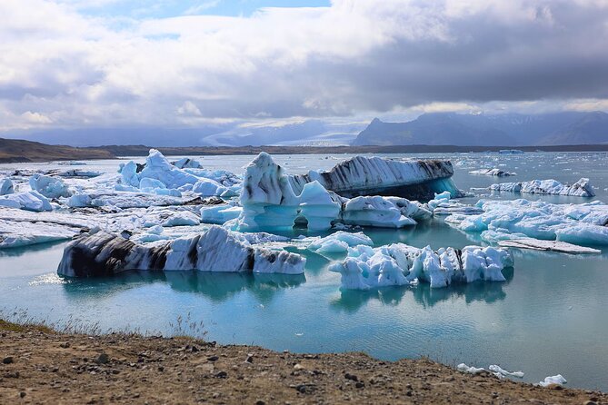 Roundtrip Transfer Jokulsarlon Glacier Lagoon and Hofn Airport - Highlights of the Journey