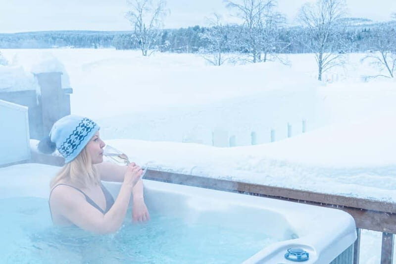 Rovaniemi: Ice Restaurant Dinner with Snow Sauna & jacuzzi - Who is This Tour Best For?
