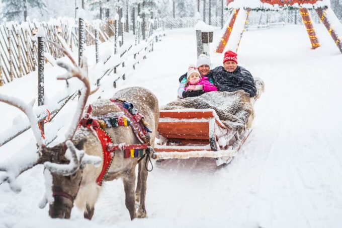 Rovaniemi: Private Pro Photoshoot in Santa Claus Village - Additional Experiences Available