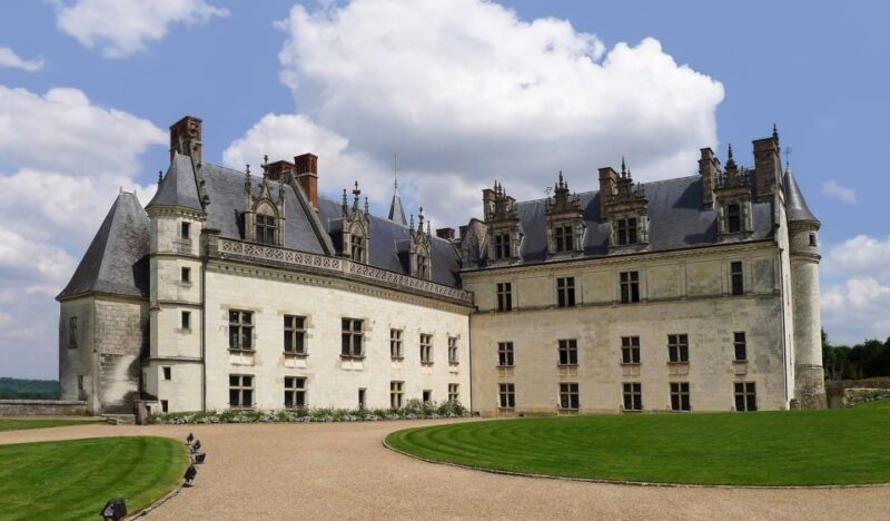 Royal Château of Amboise Private Tour With Entry Tickets - Booking and Cancellation Policy