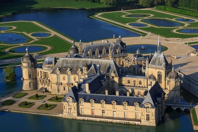 Royal getaway to the Domaine de Chantilly in Van Premium - An Elegant Escape from Paris