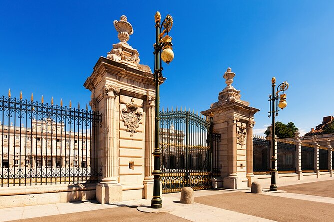 Royal Palace Afternoon Skip The Line & Madrid Historical Tour - Ask Away