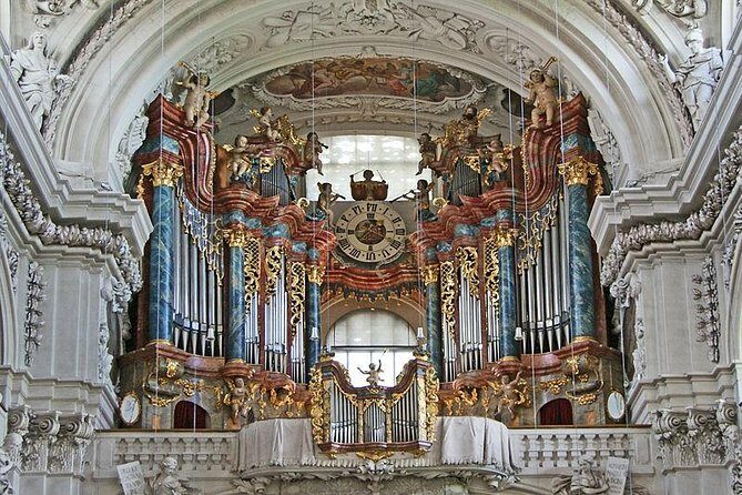 Royal Palace & Old City Madrid Guided Tour Semi-Private 8ppl Max - The Royal Palace: The Crown Jewel