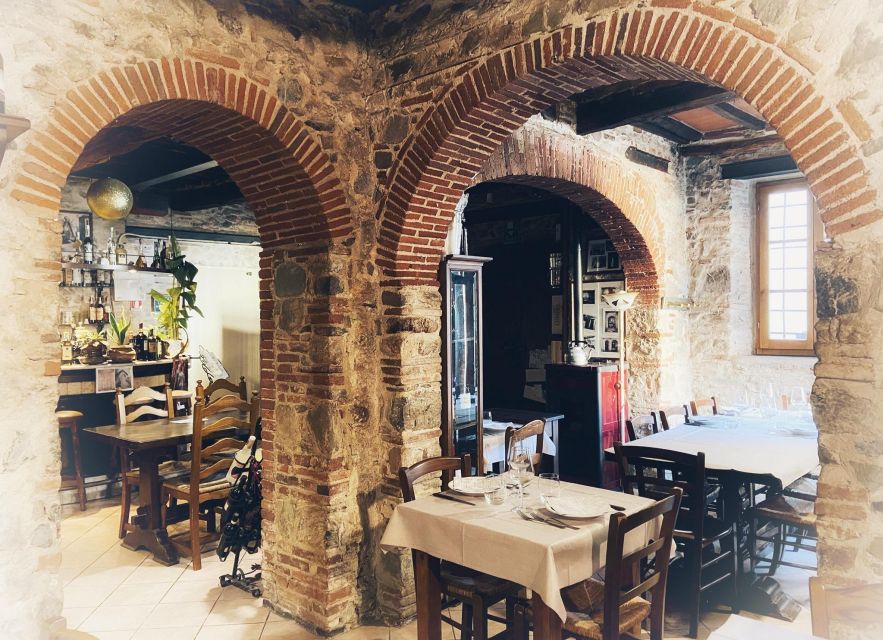 Royal Sunset: The Royal Palace of Caserta and Caserta Vecchia - Key Points