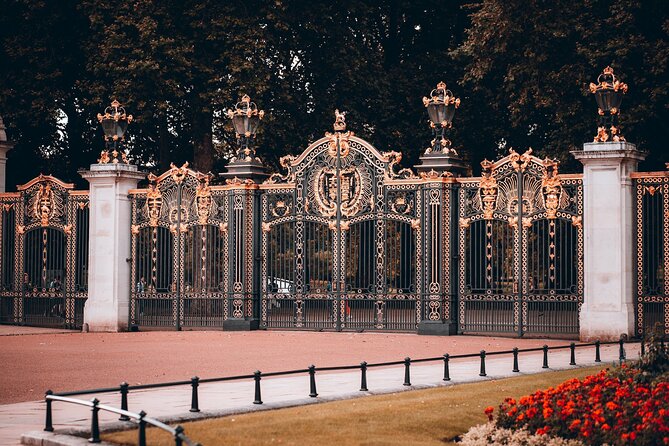Royal Tour W/ Buckingham Palace Tickets - Semi-Private 8ppl Max - Meeting and Ending Points