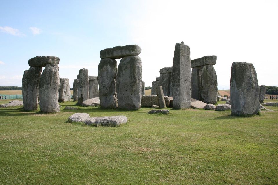 Royal Windsor Castle and Stonehenge Private Tour With Passes - Included Features