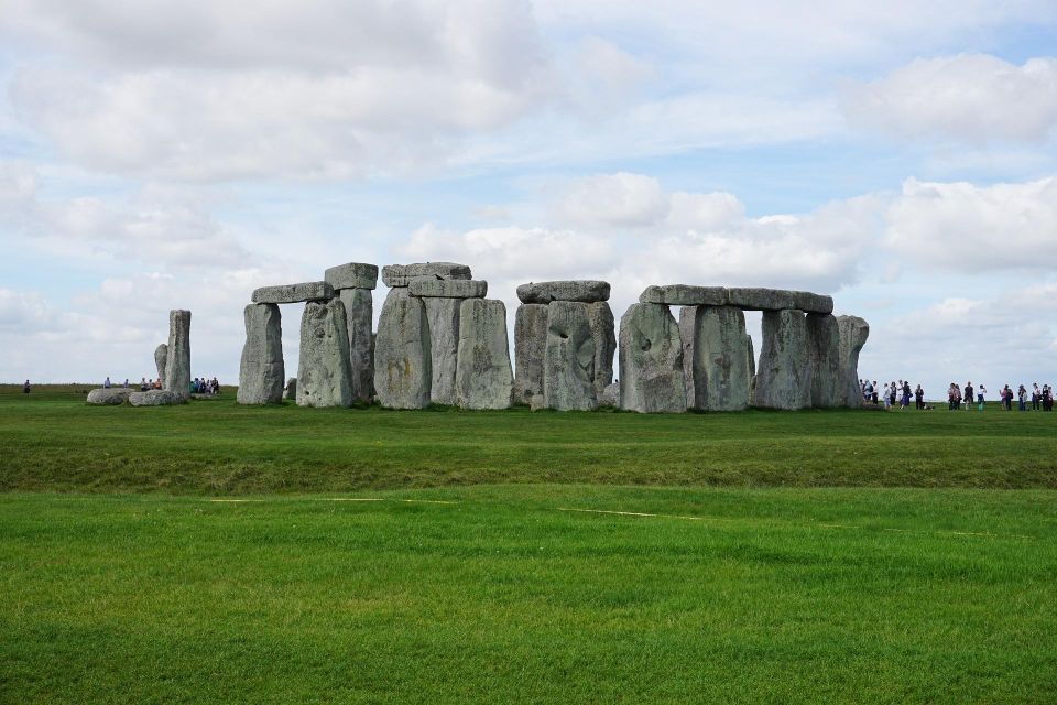 Royal Windsor Castle and Stonehenge Private Tour With Passes - Pickup Instructions