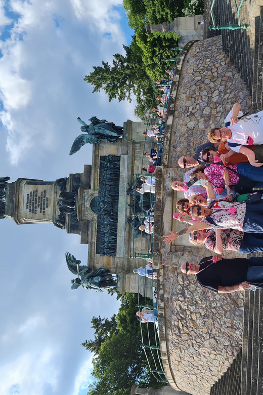 Rüdesheim: Wine Hike the Golden Twenties Meets Wine - Cable Car Ride to Niederwald