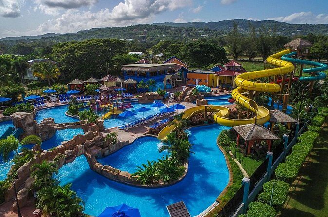 Runaway Bay Hotels Airport Transfer - Who Will Love This Service?