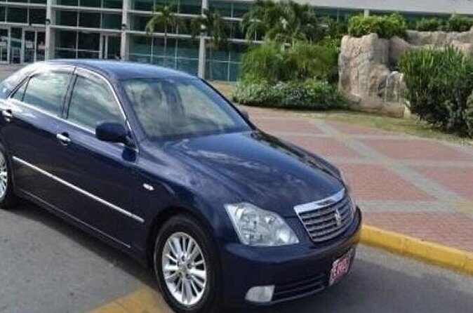 Runaway Bay Hotels Private Roundtrip Airport Transfer from Kingston Airport(KIN) - The Sum Up