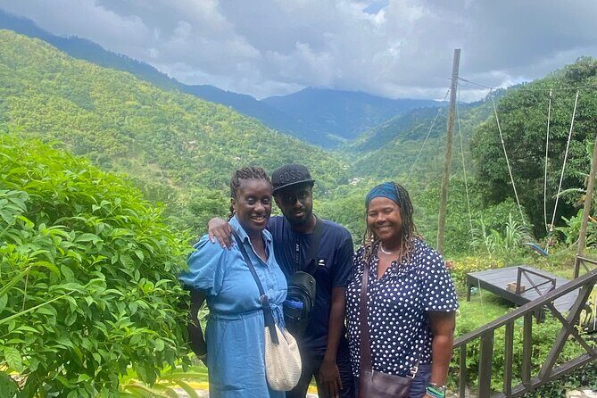 Runaway Bay Transportation Tour Experience - Key Points  