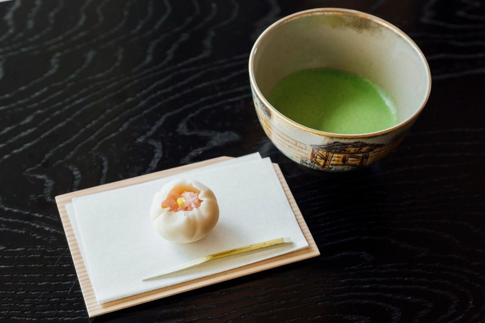 Ryurei Teicha: Chanoyu (Tea Ceremony) Experience in Osaka - Participating in Ryurei Teicha