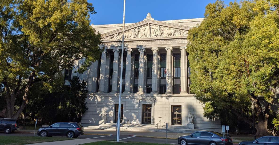 Sacramento: Capitol Park Scavenger Hunt Walking Tour - Key Points