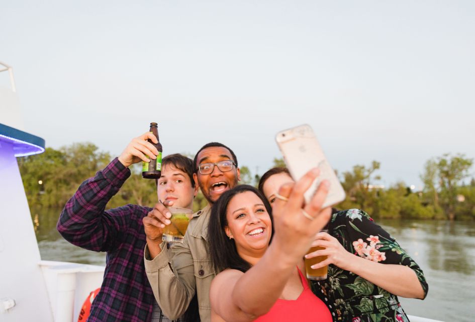 Sacramento: Rock The Yacht River Cruise - Onboard Experience