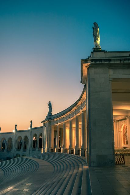 Sacred Sanctuaries & Wonders: Fátima, Nazaré & Óbidos - Highlights