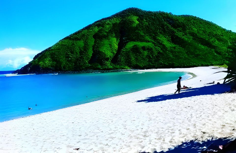 Sade Village, Kuta Lombok, and South Coasts: Private Tour - Mawun Beach