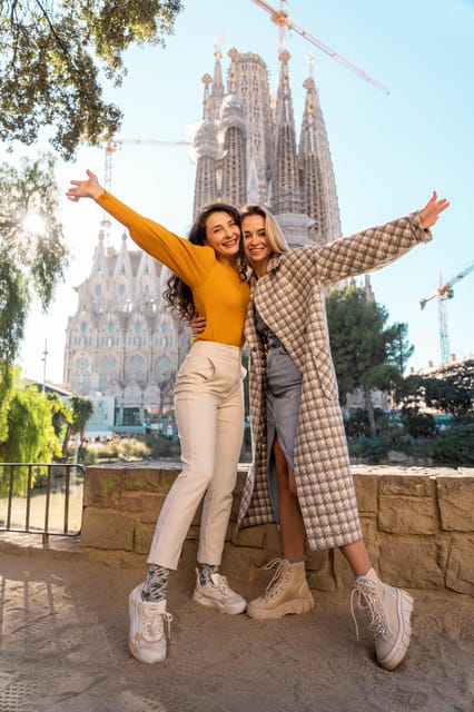 Sagrada Familia: Digital and Printed Photos - Meeting Point