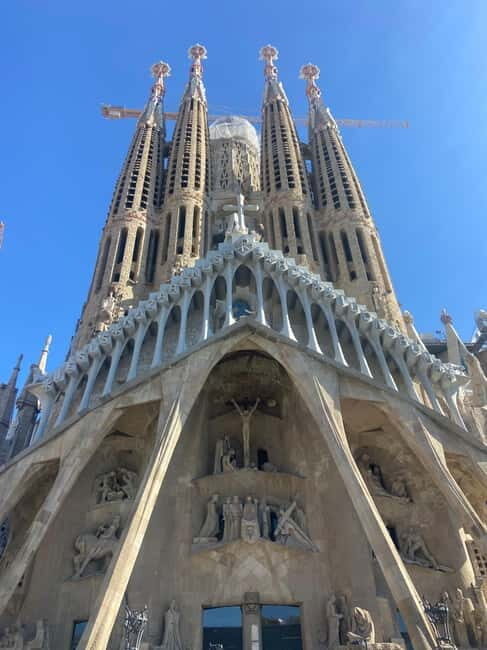 Sagrada Familia Guided Tour in English: Small group - What the Reviews Say