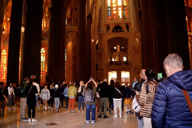 Sagrada Familia Guided Tour With Skip the Line Ticket - Audio Headset Provided