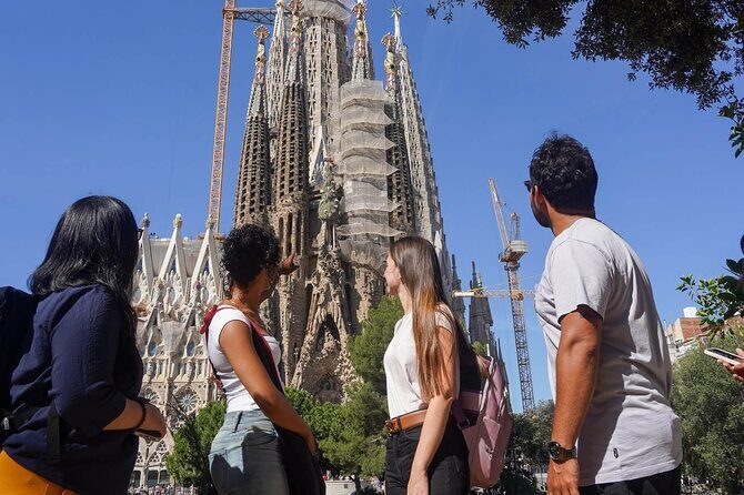 Sagrada Familia & Park Guell Guided Tour - FAQ
