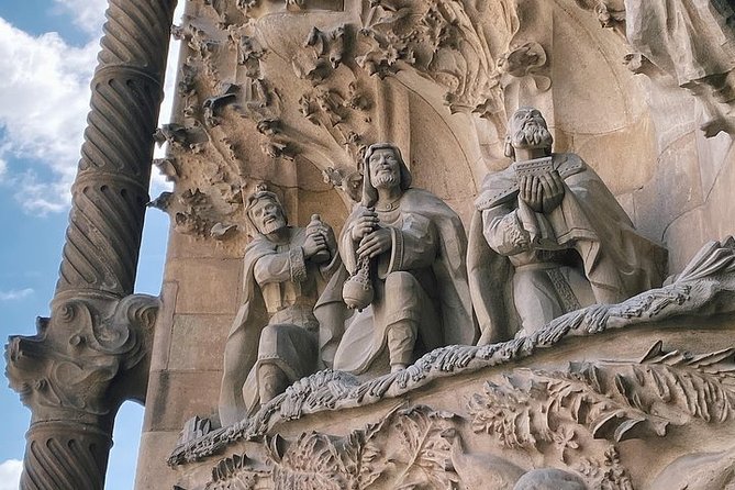 Sagrada Familia Private Tour With Expert Guide - Inclusions of the Tour