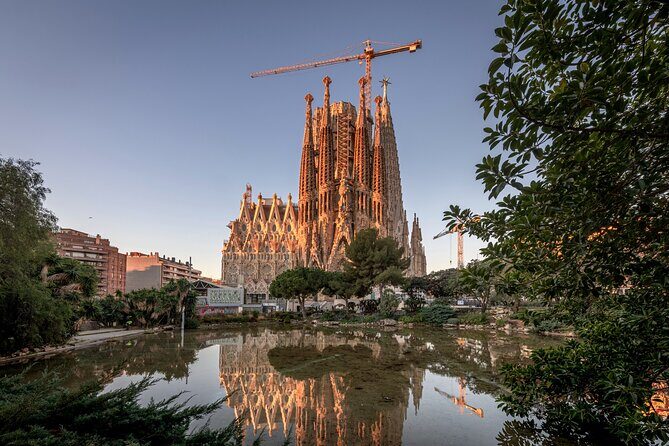 Sagrada Familia Private Tour with Priority Entrance - Authentic Insights from Reviews