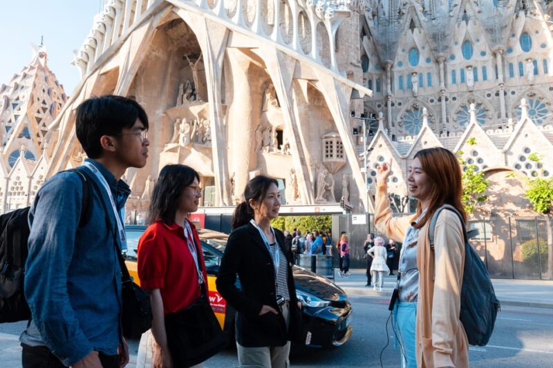 Sagrada Familia Tour With Express Entry and Local Guide - Booking Information