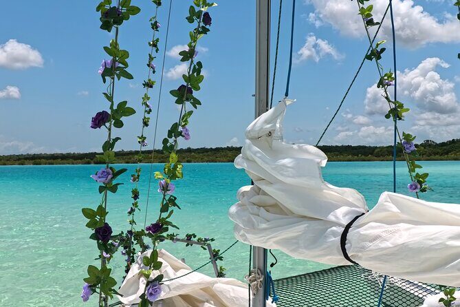 Sail 4hr in the most SECRET Spot of Bacalar and Beach Club. - Key Points