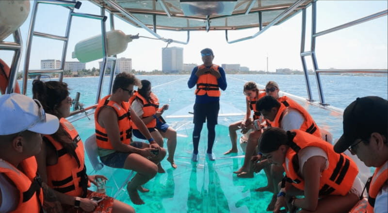 Sail around cancun in the best transparent boat + 2 drinks - Practical Details & What to Expect