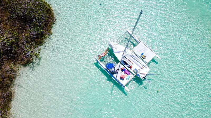 Sail for 4 hours in the most SECRET spot in Bacalar. INCLUDES Beach Club. - What’s This Tour All About?