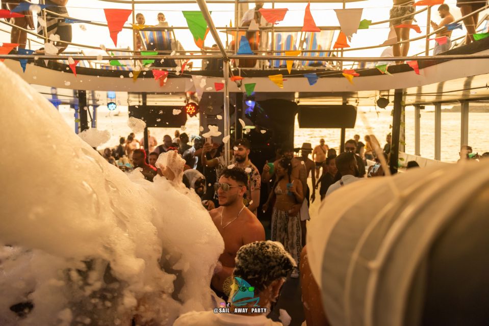 Sailaway Phuket Boat Party - Boat Capacity and Attendance