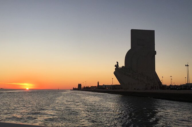 Sailboat Sunset Group Tour in Lisbon With Welcome Drink - Tour Inclusions