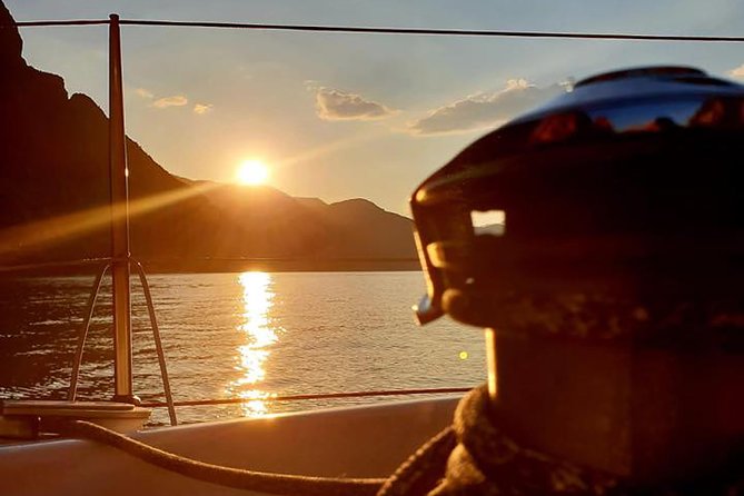 Sailing at Sunset on Lake Como Review - Key Points