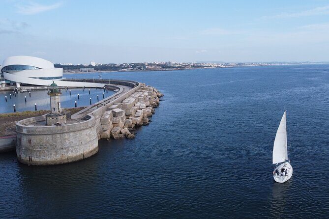 Sailing boat trip on the coast of Porto and on the river Douro - The Experience in Real Life