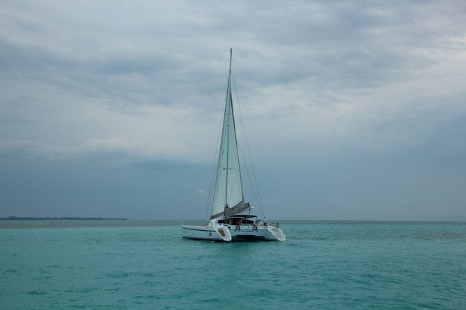 Sailing Catamaran with Open Bar to Isla Mujeres - FAQ