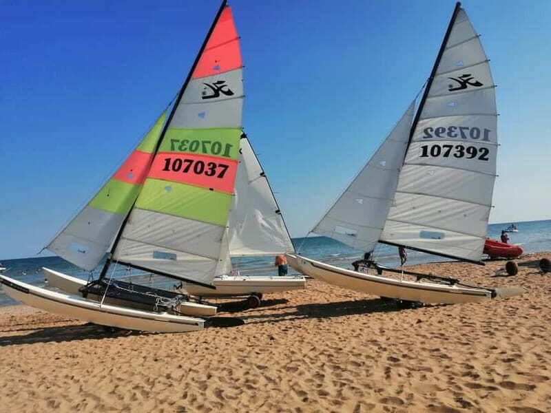Sailing course for adults with catamarans at the Jesolo beach resort - Key Points