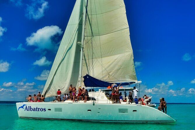 Sailing Experience to Isla Mujeres with lunch and Premium Open Bar - Final Words