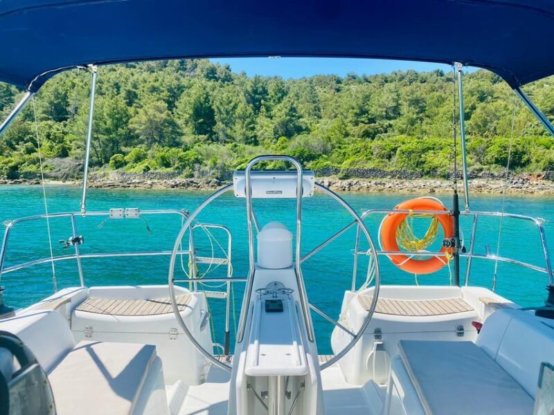 Sailing Island hopping with drinks - What You Need to Bring