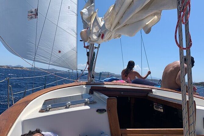 Sailing La Maddalena Archipelago with a USCG licensed captain. - FAQ