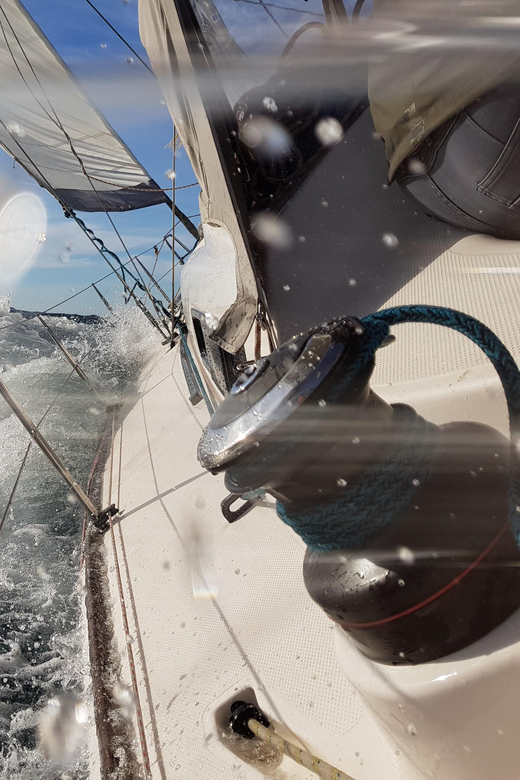Sailing Tour: Explore Bahia De Palma With Tapas & Drinks - Culinary Delights