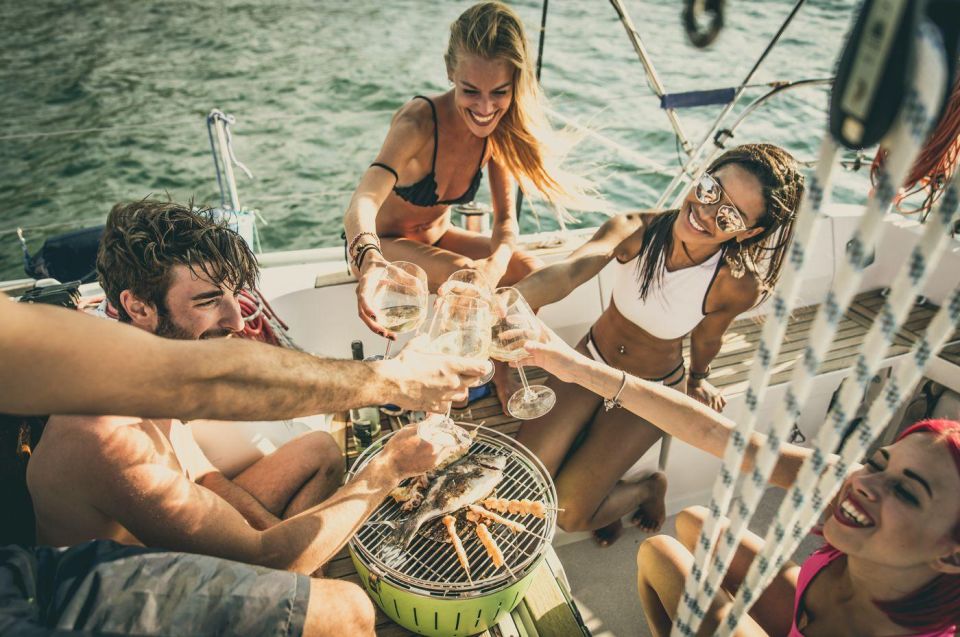 Sailing Tour in Barcelona - Recommended Attire