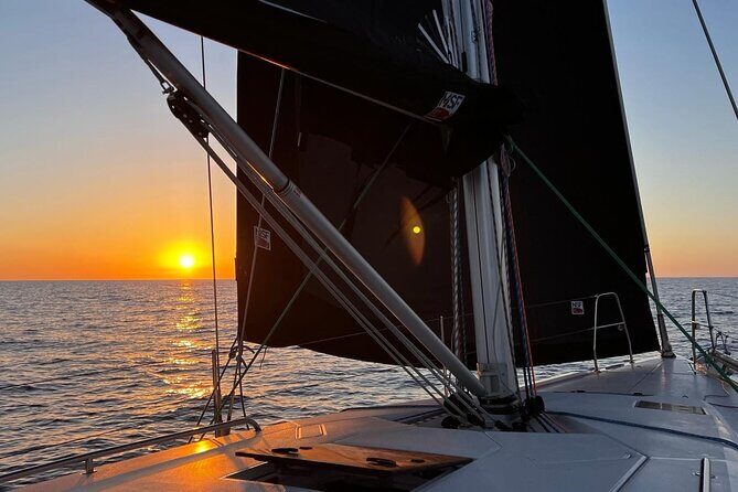 Sailing tour in Palermo with aperitif - A Relaxing Sailing Experience in Palermo: An Authentic Taste of the Sea