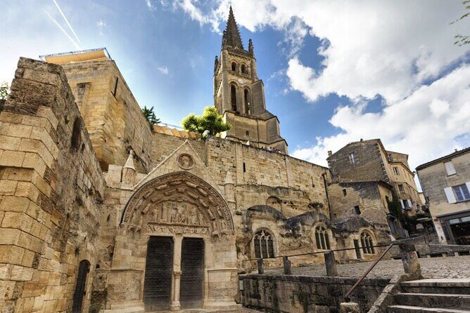 Saint-Émilion : Private Walking Tour & Magnificent Views - Key Points