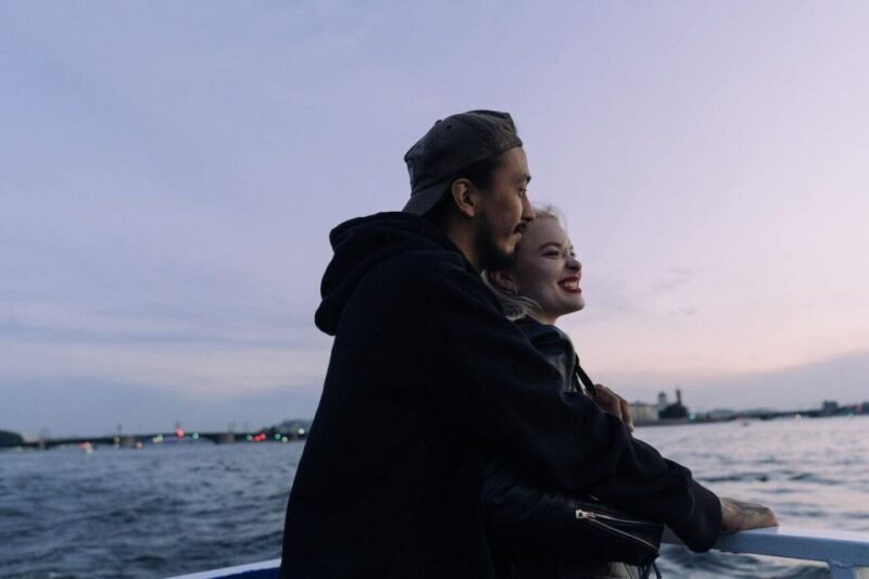 Saint Louis: Private Romantic Tour in The City of Love - Key Points