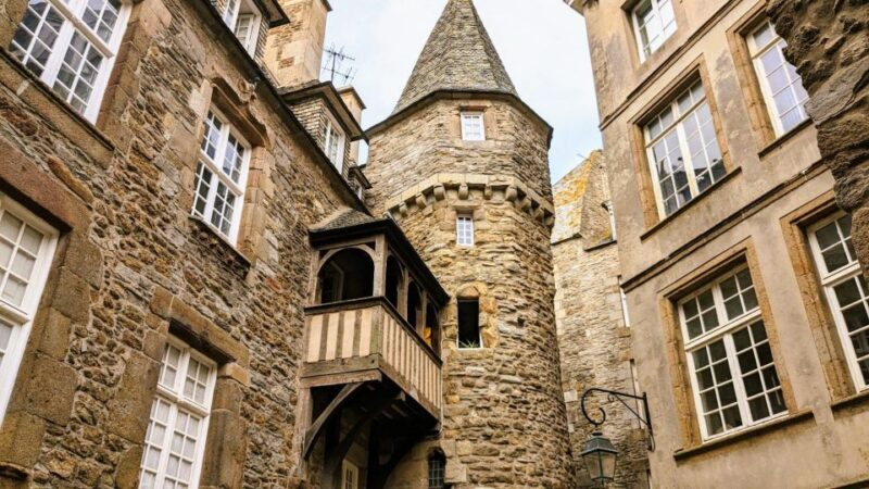 Saint Malo: Leisurely Stroll Through Historical Old Town - Key Points