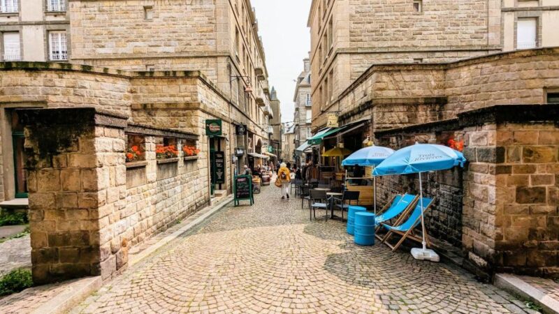Saint Malo: Leisurely Stroll Through Historical Old Town - Wandering Down Shell Street