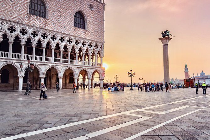Saint Marks Basilica, Doge's Palace and Gondola tour in Venice - The Value of a Guided Tour in Venice